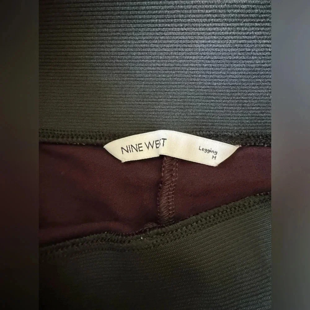 Women's NINE WEST PANTS Stretch Pants size Medium Burgundy